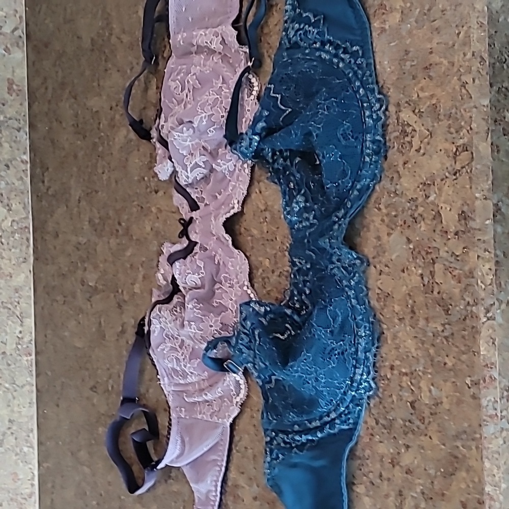 2 Victoria's secret Dream Angels unlined bras Size 32DDD